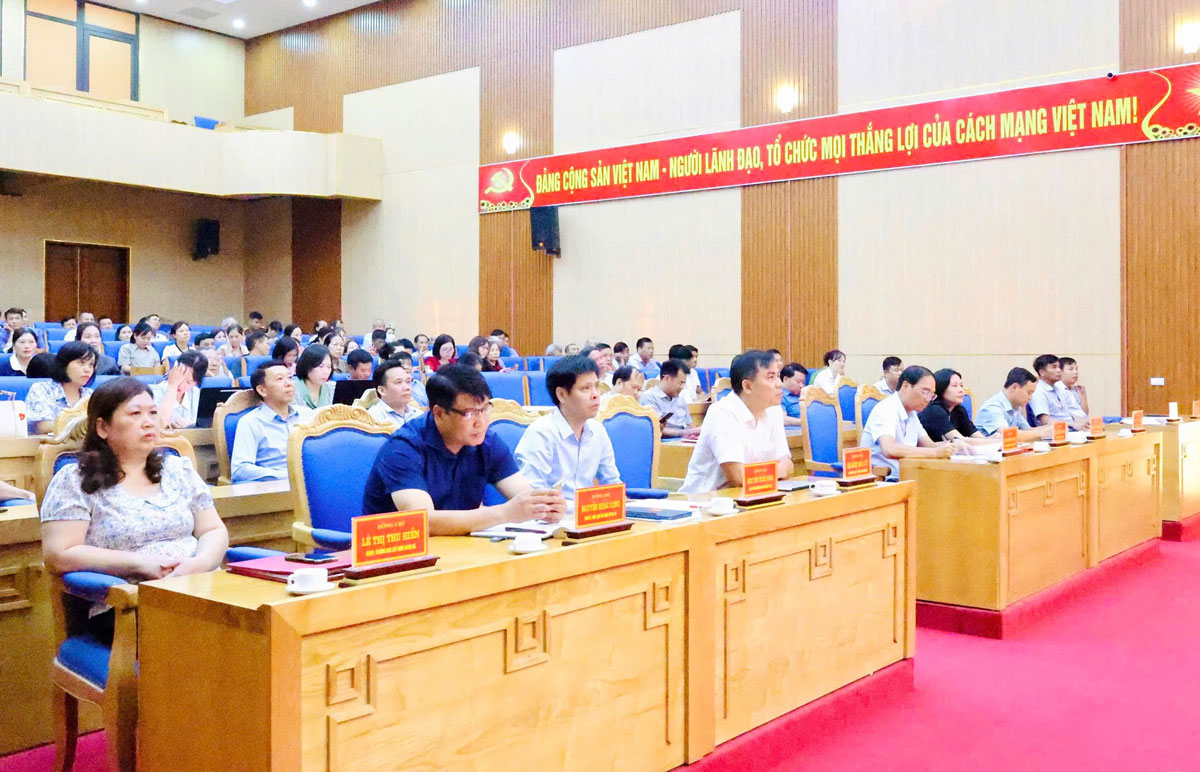 ĐIỂM CẦU XÃ TAM NÔNG THAM DỰ HỘI NGHỊ QUÁN TRIỆT, TRIỂN KHAI CÁC NGHỊ QUYẾT CỦA BỘ CHÍNH TRỊ 