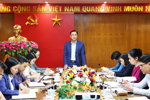 Đồng chí Quách Hải Lý - Bí thư Đảng ủy, Chủ tịch HĐND xã phát biểu kết luận hội nghị