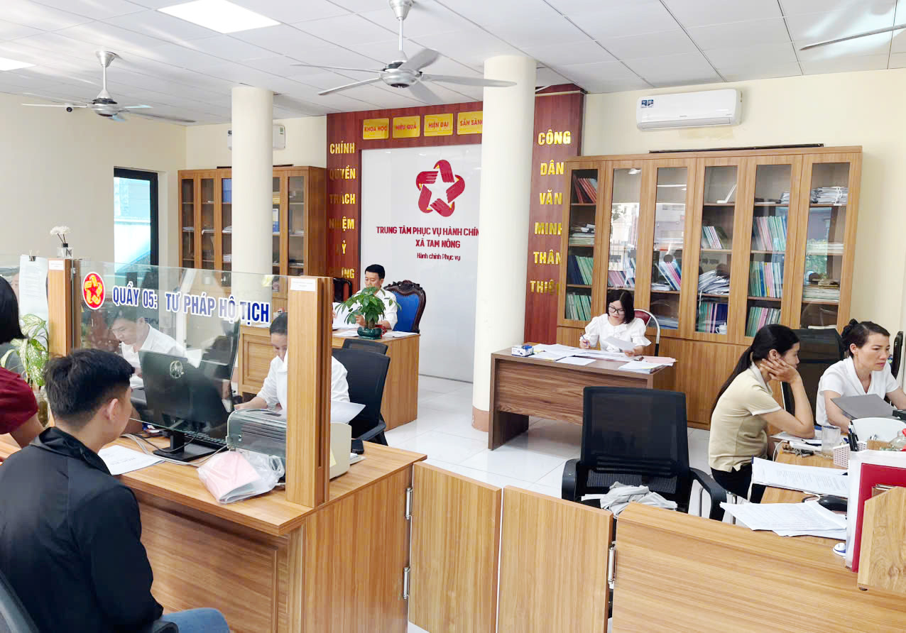 XÃ TAM NÔNG TĂNG TỐC SỐ HÓA - ĐƯA GIẢI PHÁP TRỰC TUYẾN TOÀN TRÌNH VÀO PHỤC VỤ NHÂN DÂN VÀ DOANH NGHIỆP.