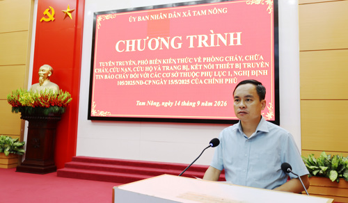 Đồng chí Nguyễn Ngọc Minh - UVBTV, Phó Chủ tịch UBND xã Tam Nông phát biểu chỉ đạo tại chương trình