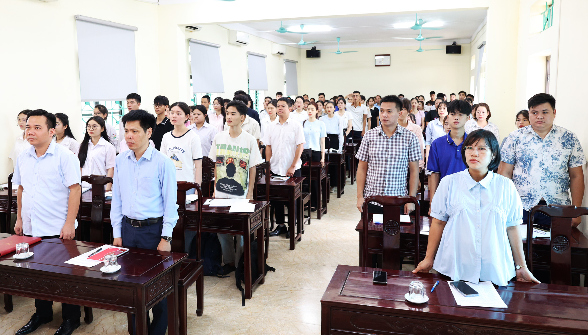 KHAI GIẢNG LỚP BỒI DƯỠNG NHẬN THỨC VỀ ĐẢNG VÀ CHUYÊN ĐỀ “ĐẢNG TA THẬT VĨ ĐẠI” NĂM 2026