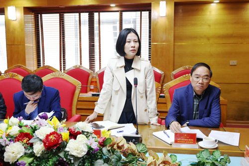 Đồng chí Nguyễn Thị Thu Trang - UVBTV, Phó Chủ tịch HĐND xã phát biểu ý kiến