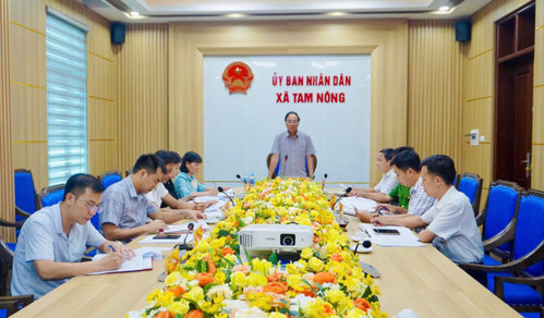 Đồng chí Đỗ Hùng Sơn - Phó Bí thư Đảng ủy, Chủ tịch UBND xã phát biểu chỉ đạo
