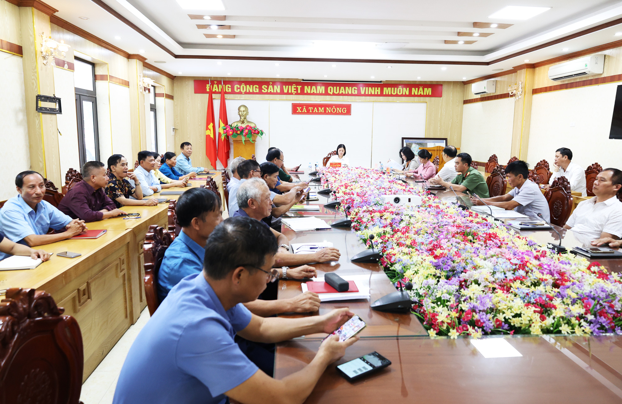 UBND XÃ TAM NÔNG TỔ CHỨC HỘI NGHỊ TRIỂN KHAI LẤY Ý KIẾN NHÂN DÂN VỀ ĐỀ ÁN ĐIỀU CHỈNH ĐỊA GIỚI ĐƠN VỊ HÀNH CHÍNH.